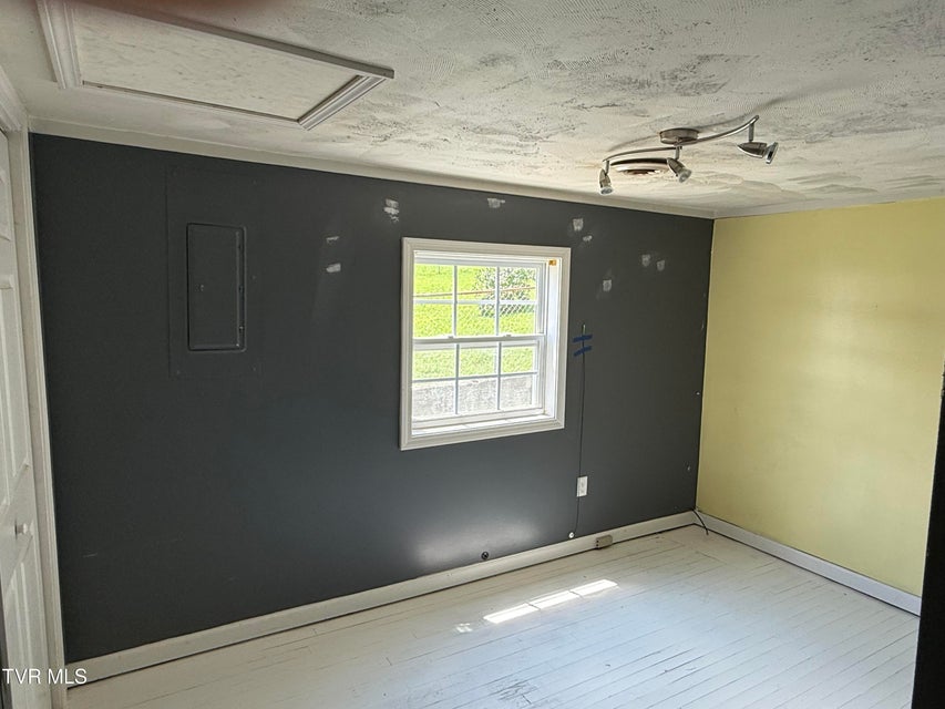Photo #12: 3126 Blackburn Avenue