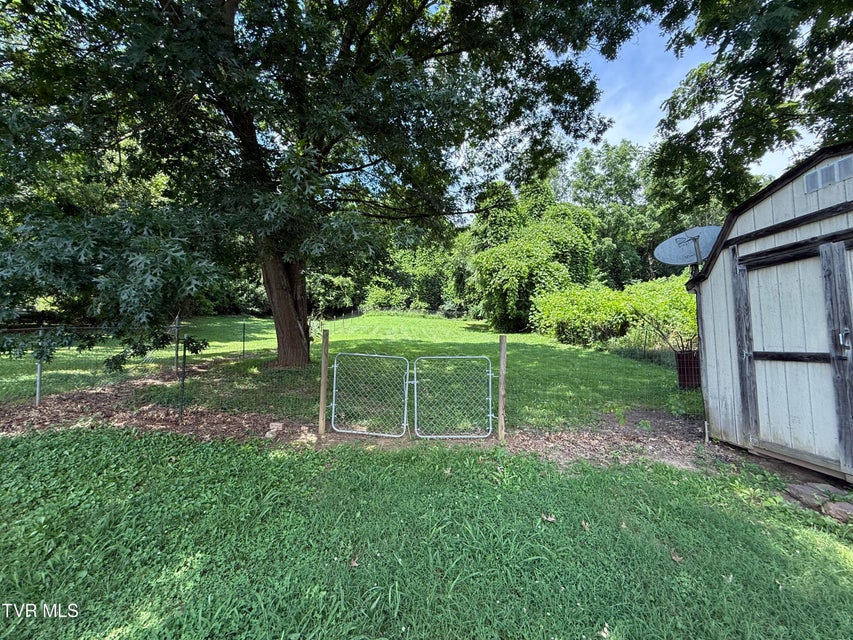 Photo #18: 3126 Blackburn Avenue