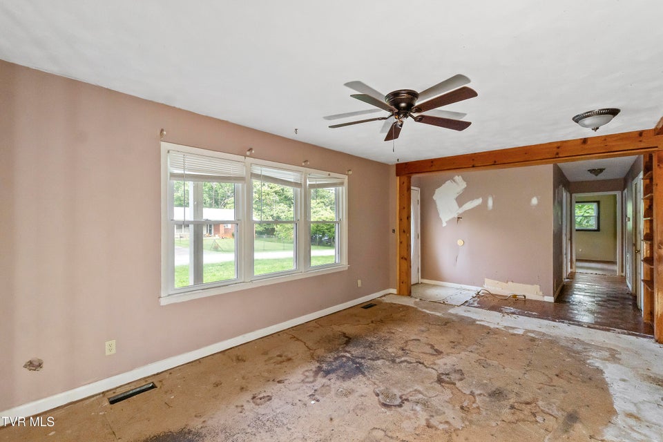 Photo #5: 203 Hogan Avenue
