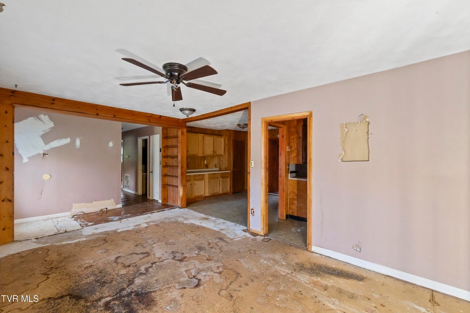 Photo #6: 203 Hogan Avenue