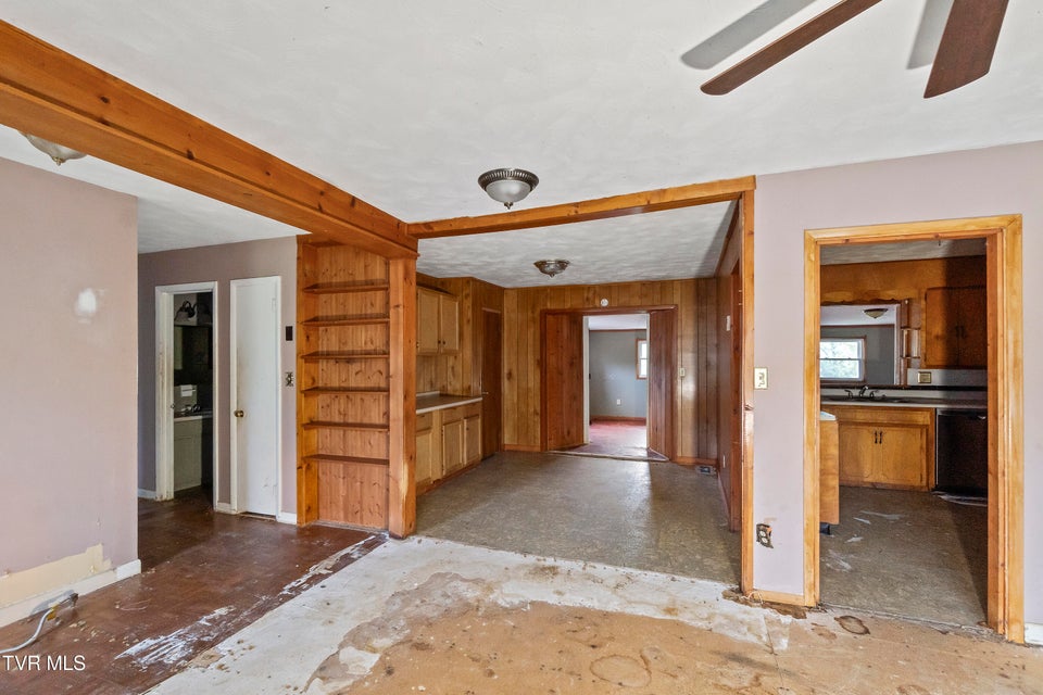 Photo #7: 203 Hogan Avenue