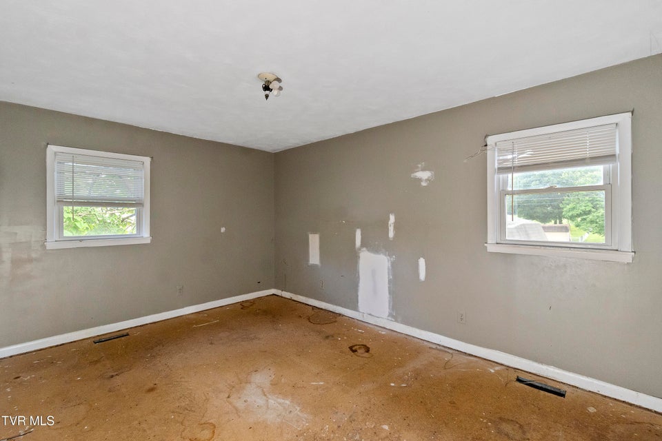 Photo #14: 203 Hogan Avenue