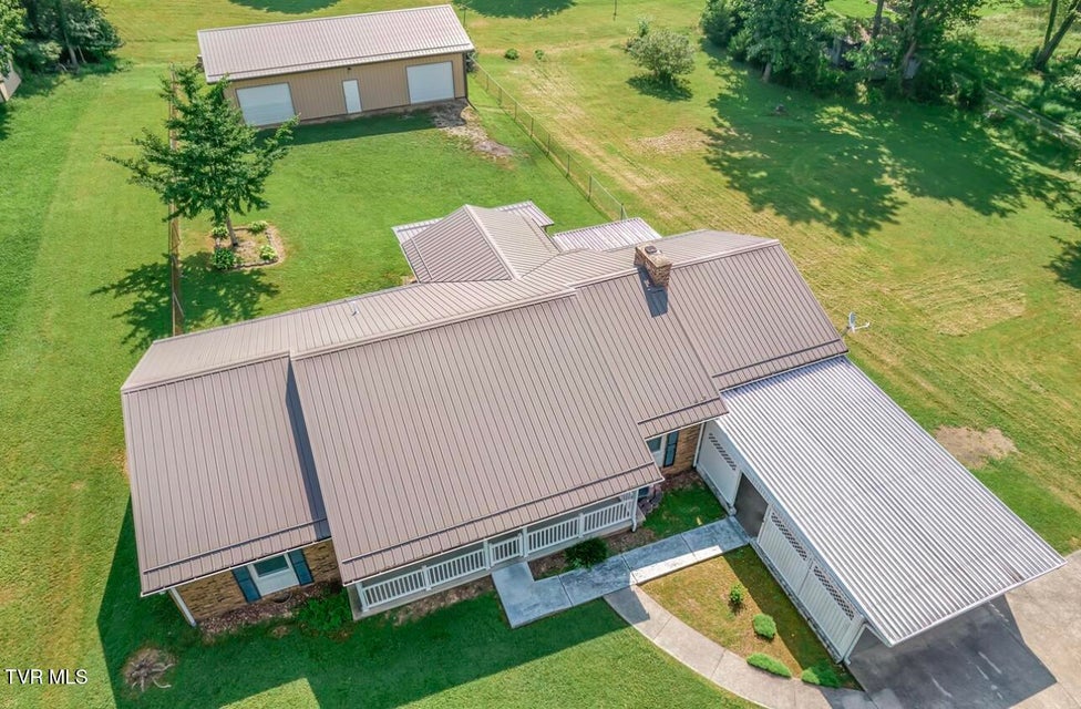 Photo #5: 305 Hedge Drive