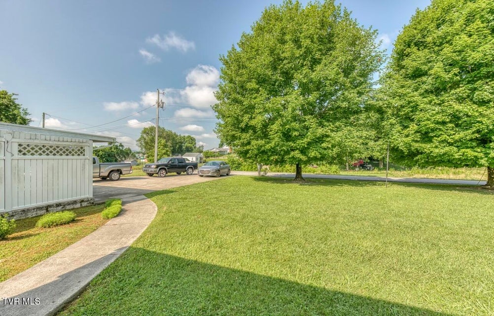 Photo #11: 305 Hedge Drive