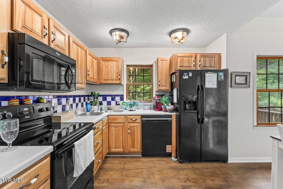 Photo #25: 103 Meadow Springs Court