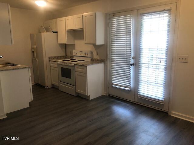 Photo #3: 1005 Milton Court