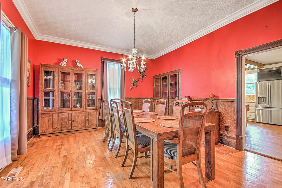Photo #8: 725 Maryland Avenue