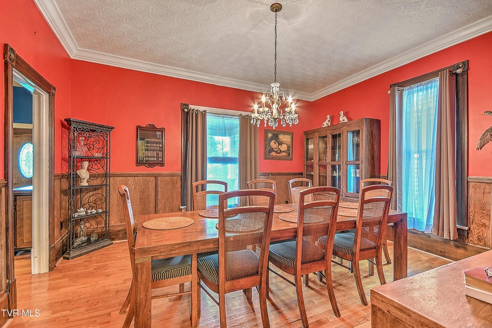 Photo #12: 725 Maryland Avenue