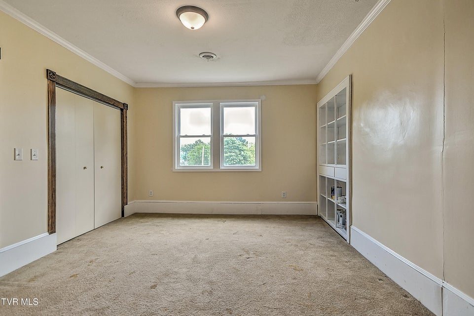 Photo #44: 725 Maryland Avenue