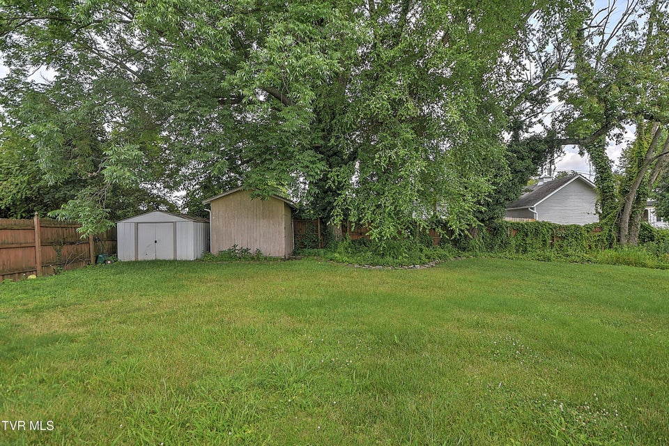 Photo #51: 725 Maryland Avenue