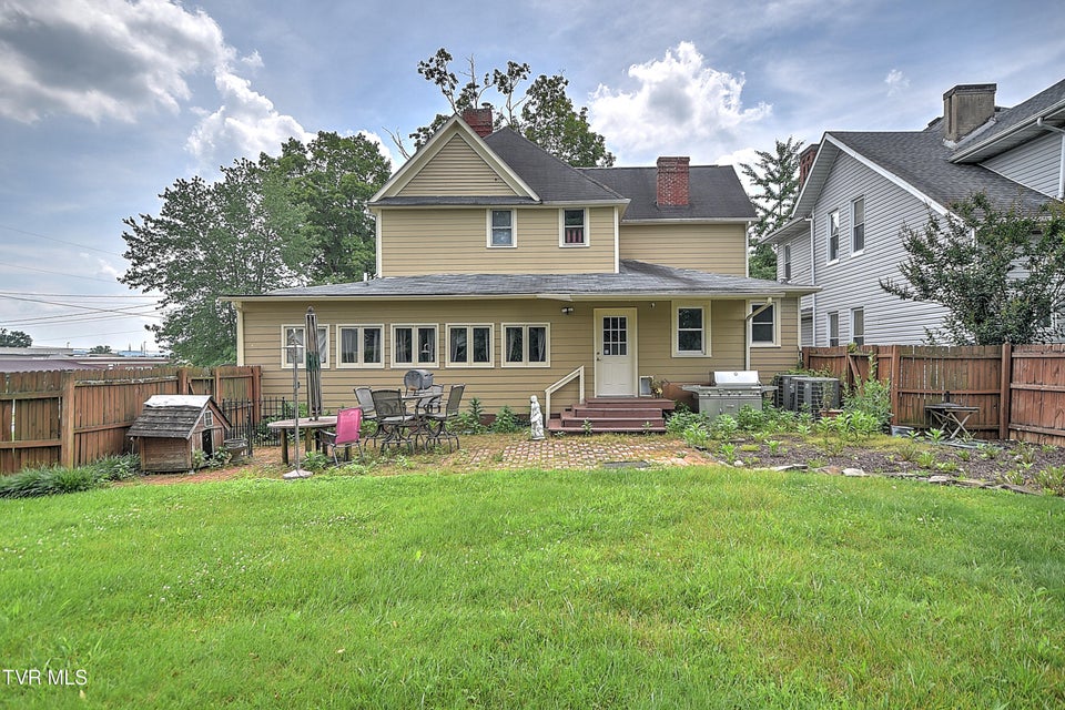 Photo #54: 725 Maryland Avenue