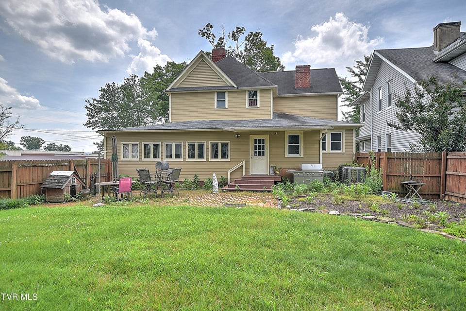 Photo #55: 725 Maryland Avenue
