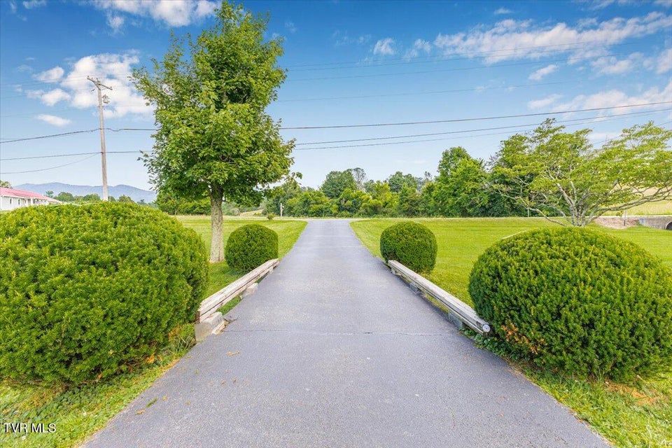 Photo #6: 4116 Greenwood Drive