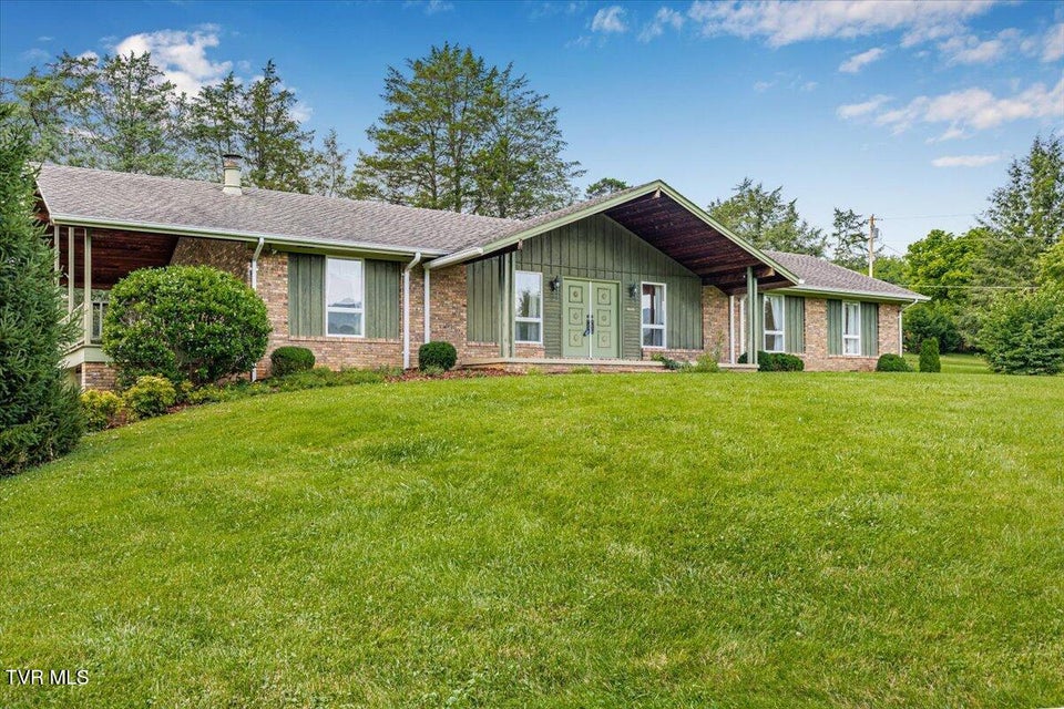 Photo #7: 4116 Greenwood Drive