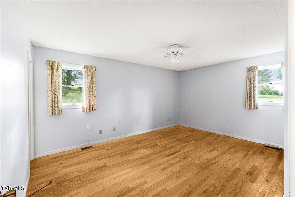 Photo #31: 4116 Greenwood Drive