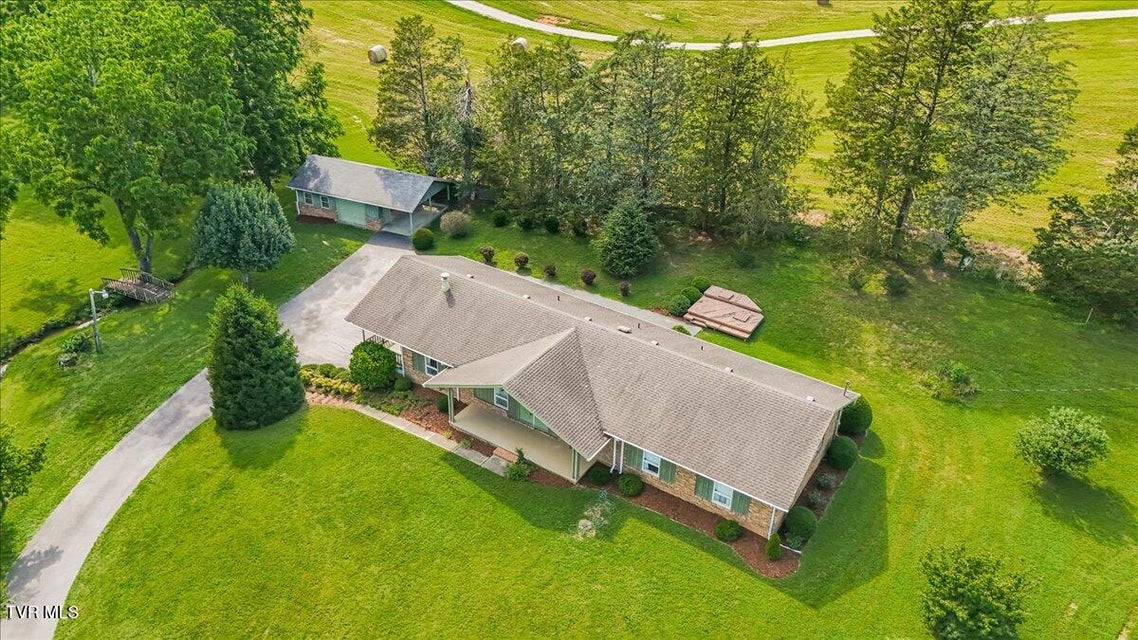 Photo #3: 4116 Greenwood Drive