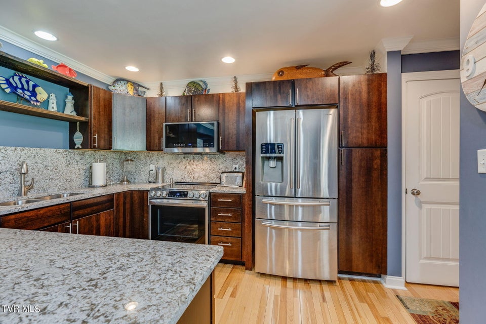 Photo #7: 564 Dogwood Drive