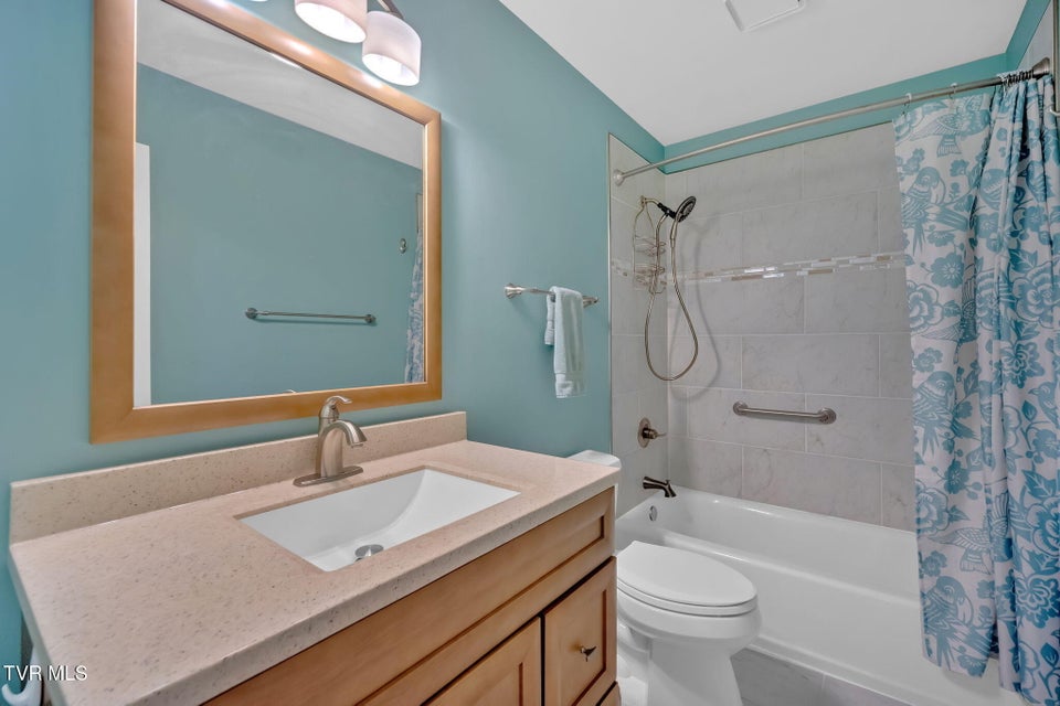 Photo #37: 129 Hillview Court