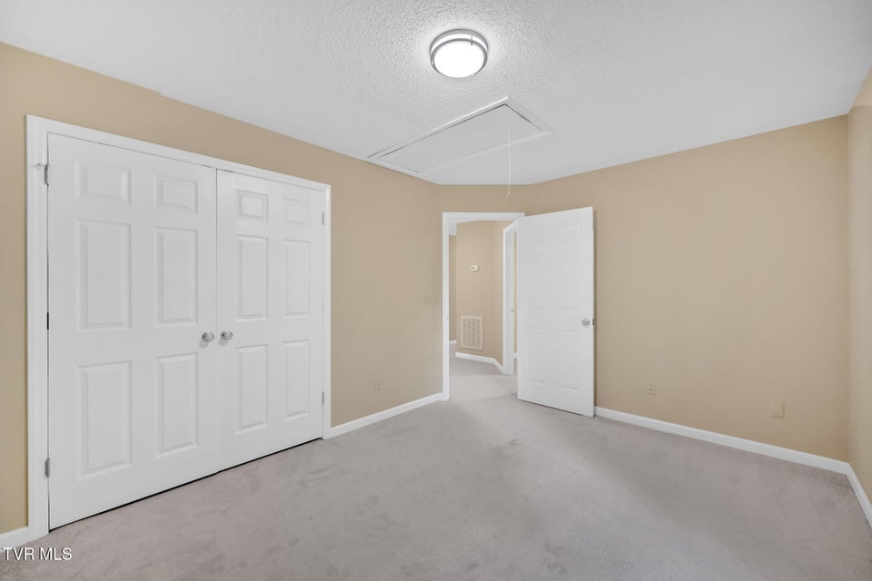 Photo #38: 129 Hillview Court