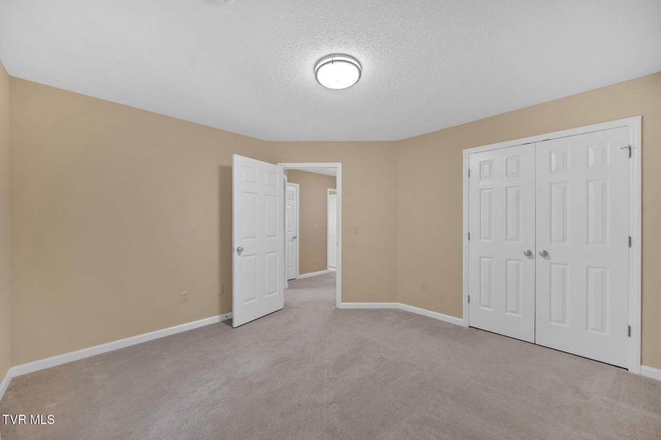 Photo #40: 129 Hillview Court