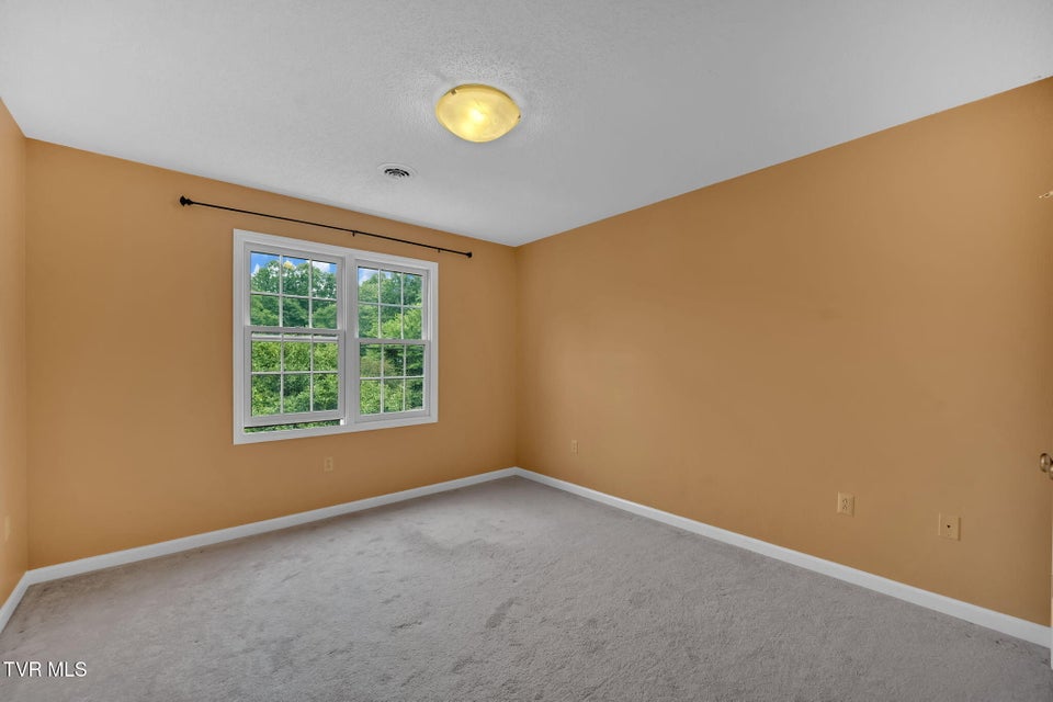 Photo #41: 129 Hillview Court