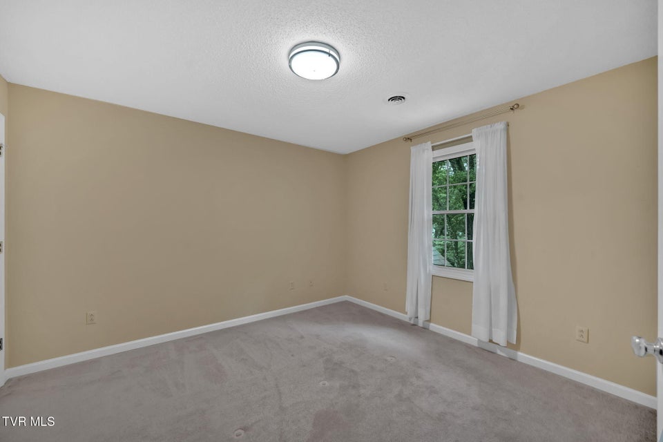 Photo #44: 129 Hillview Court
