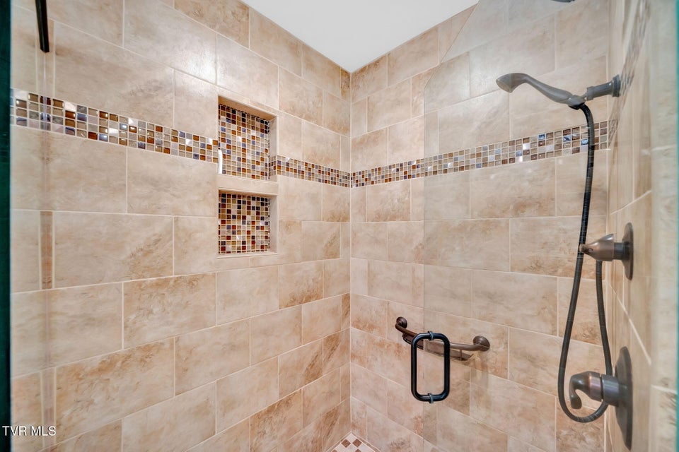 Photo #17: 129 Hillview Court