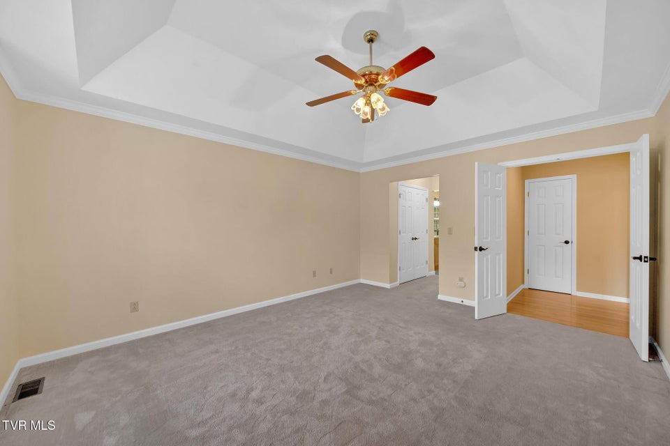 Photo #13: 129 Hillview Court