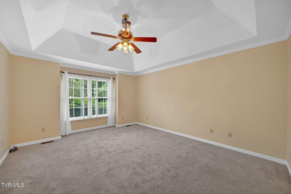 Photo #11: 129 Hillview Court
