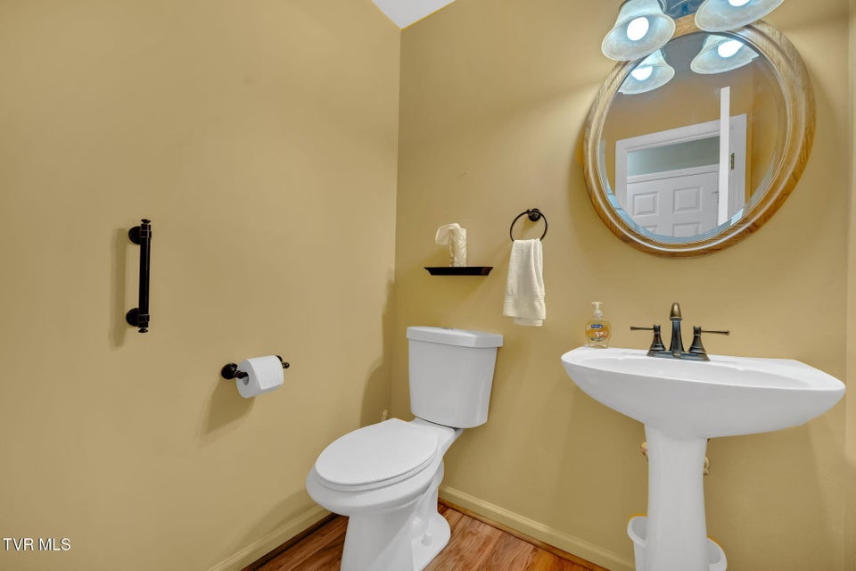 Photo #31: 129 Hillview Court