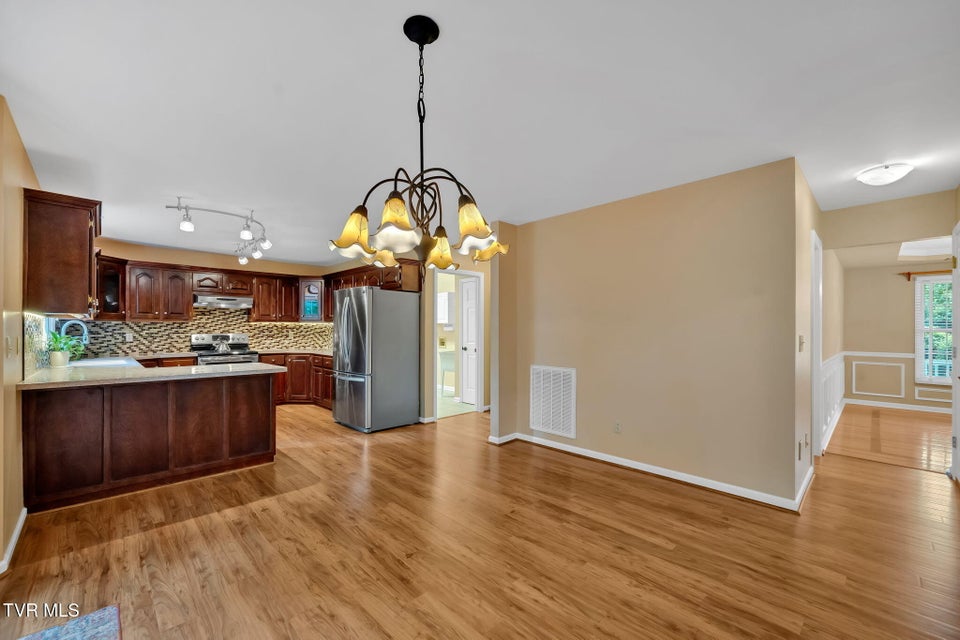 Photo #23: 129 Hillview Court