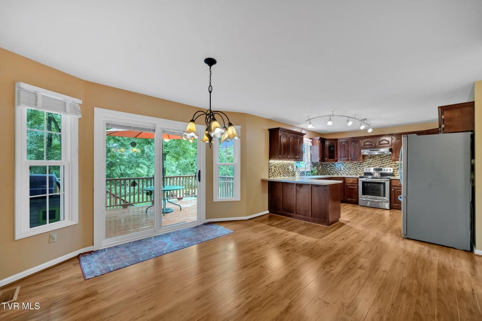 Photo #4: 129 Hillview Court