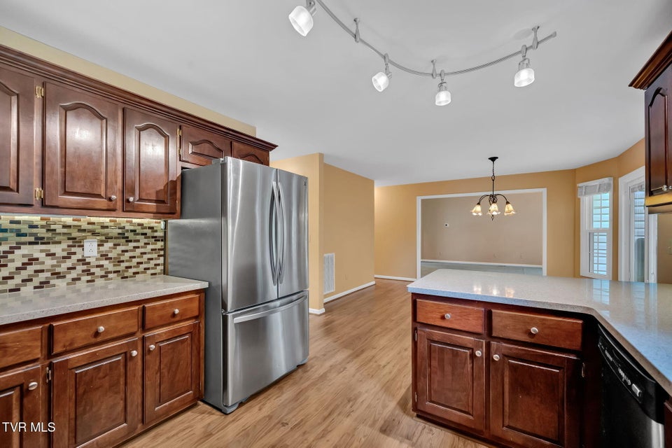 Photo #29: 129 Hillview Court