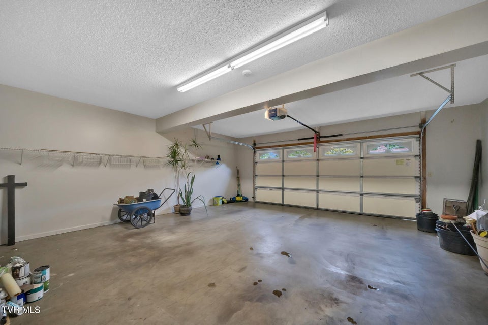 Photo #34: 129 Hillview Court