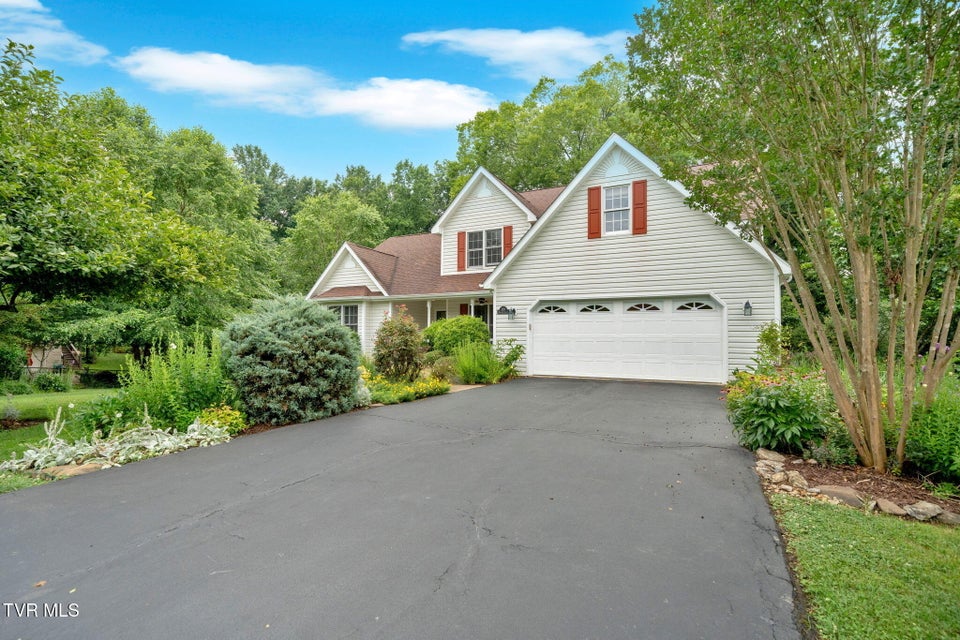 Photo #50: 129 Hillview Court