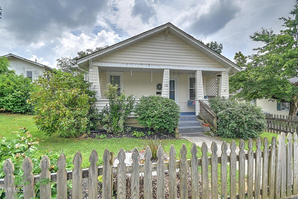 Photo #3: 116 Esther Street