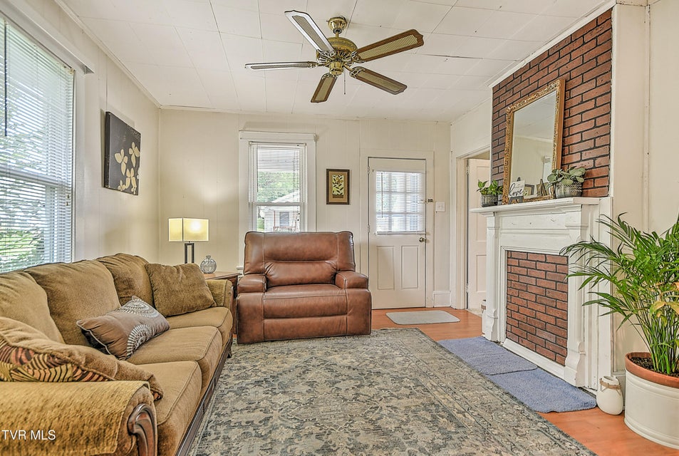 Photo #9: 116 Esther Street