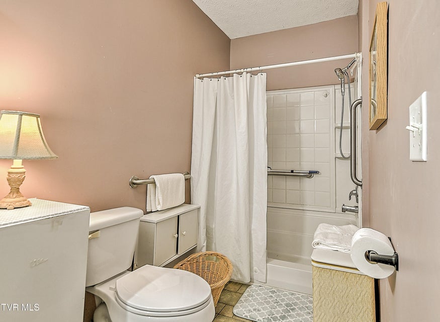 Photo #23: 116 Esther Street