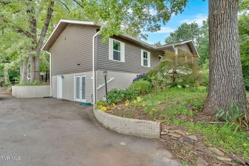 Photo #4: 8202 Westland Drive