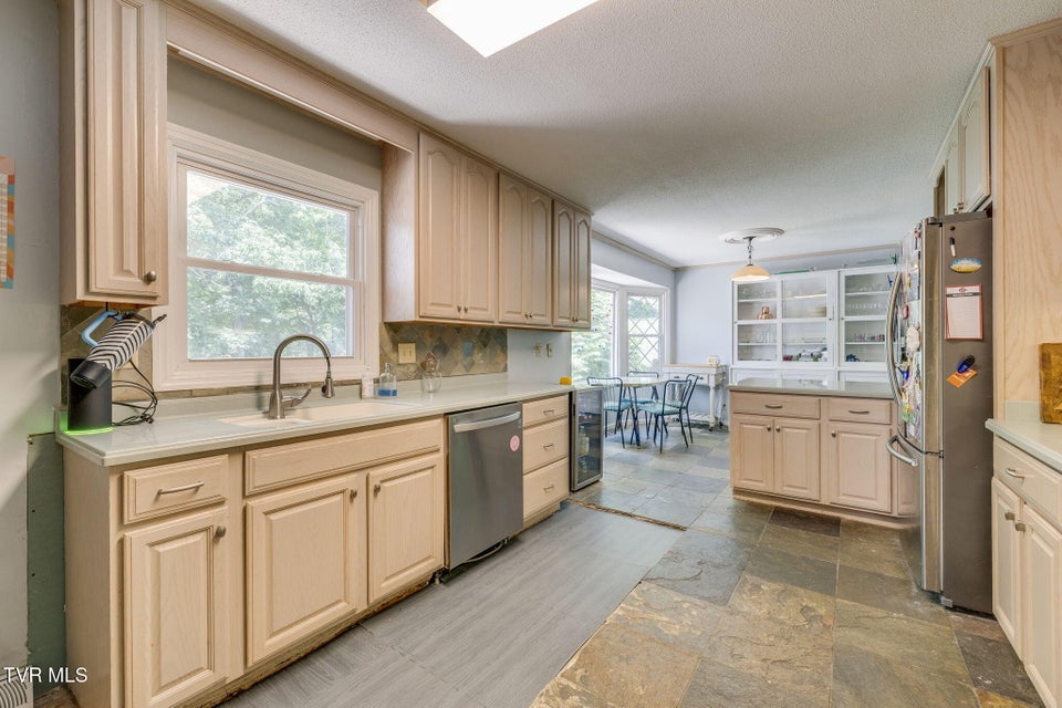 Photo #13: 1605 Woodmont Drive