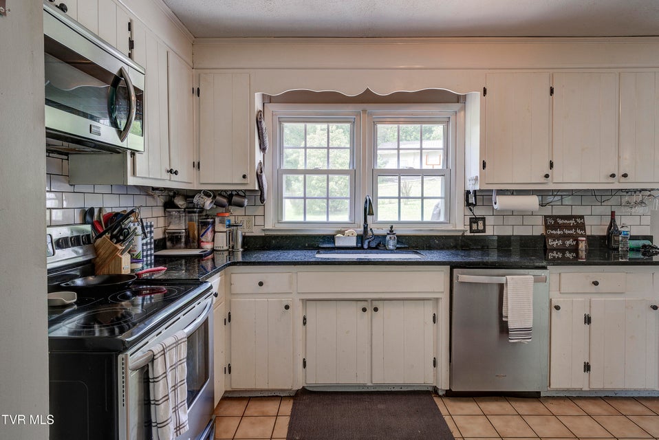 Photo #8: 232 Meadow Drive