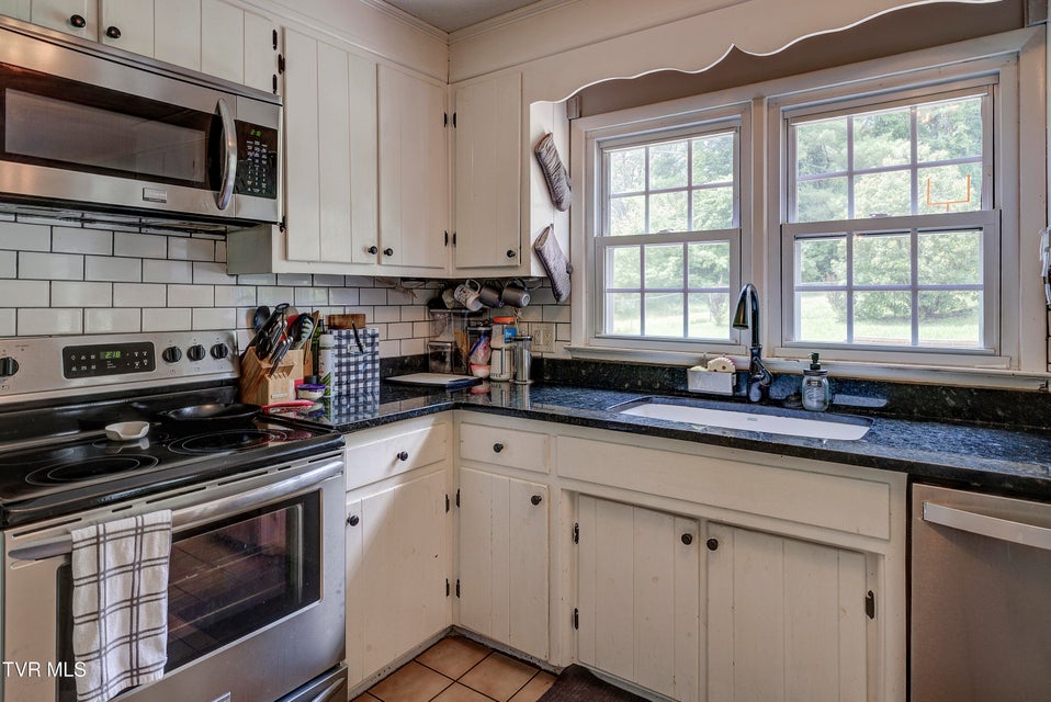 Photo #10: 232 Meadow Drive