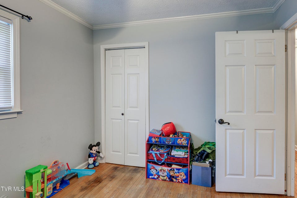 Photo #17: 232 Meadow Drive