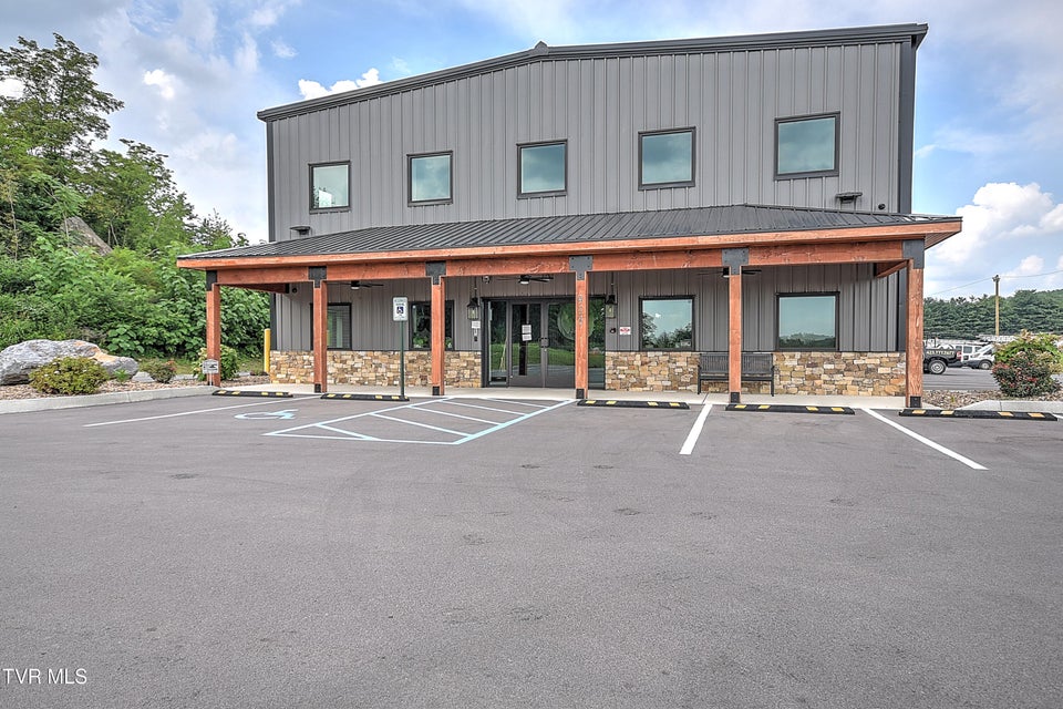 Photo #19: 915 Millennium Court