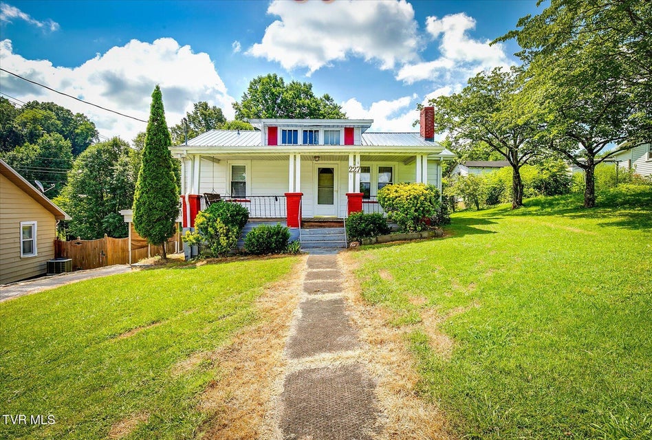 Photo #3: 227 Jonesboro Drive