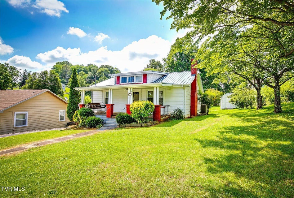 Photo #4: 227 Jonesboro Drive