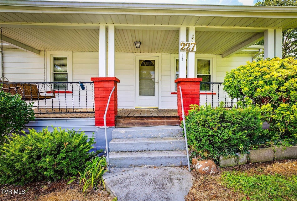Photo #5: 227 Jonesboro Drive