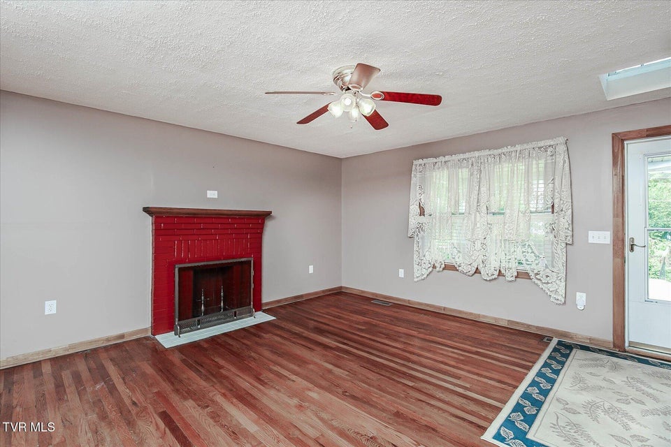 Photo #8: 227 Jonesboro Drive