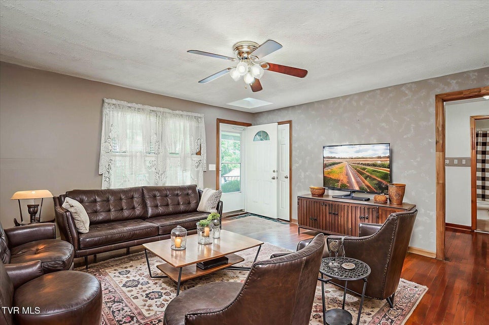 Photo #10: 227 Jonesboro Drive