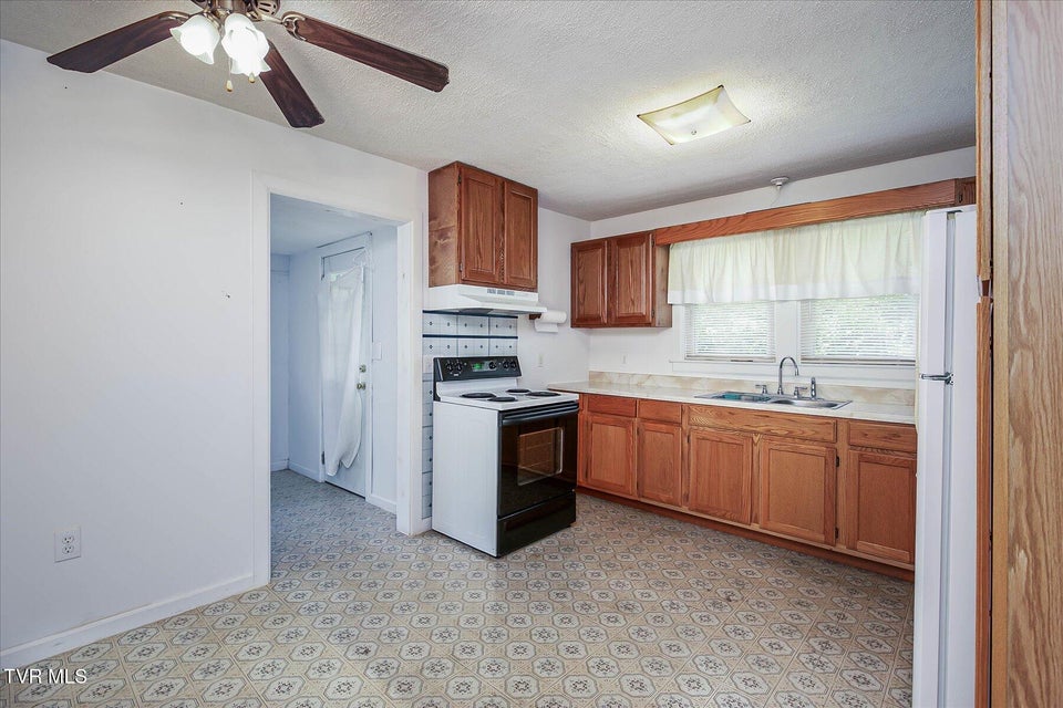 Photo #12: 227 Jonesboro Drive